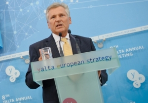 To remain the global leader, the European Union should enlarge – Kwasniewski