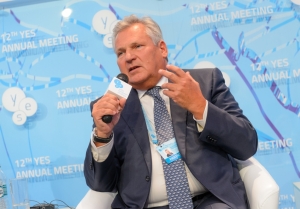 Kwasniewski Supports Decentralization in Ukraine