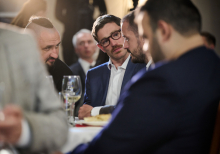 «Що потрібно Україні зараз» – YES Dinner Discussion напередодні URC у Ґданську