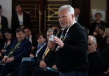 За що ми боремося? Спільні цілі та відмінності. Неформальна зустріч YES у Києві "Один рік – боротьба триває"